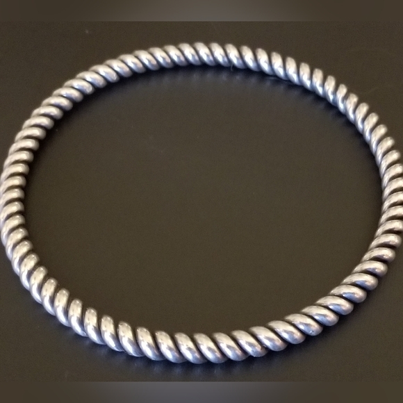 Rare Silpada Sterling Silver Twisted Bangle Bracelet - Picture 4 of 14